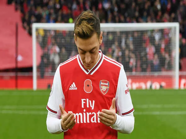 Tiền vệ tấn công xuất sắc Mesut Ozil