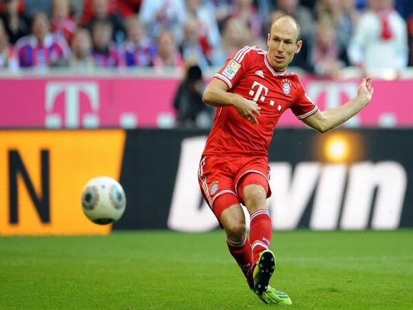 Cơn lốc đường biên - Arjen Robben