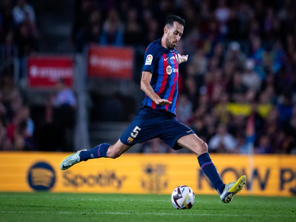 Tiền vệ phòng ngự tài ba - Sergio Busquets