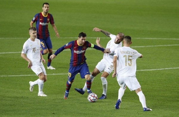 Lionel Messi cũng nổi tiếng với khả năng tắc bóng xuất sắc