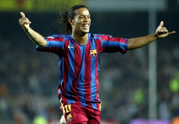 Ronaldinho là biểu tượng của kỹ thuật tắc bóng