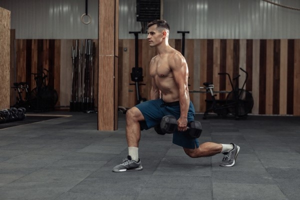 Tập sức mạnh lunges