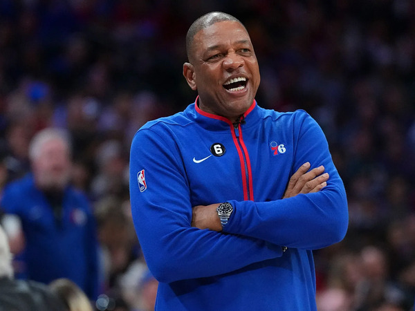 Huấn luyện viên Doc Rivers