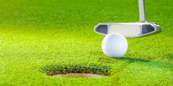 Gậy gạt putter là loại gậy cuối cùng trọng bộ gậy Golf