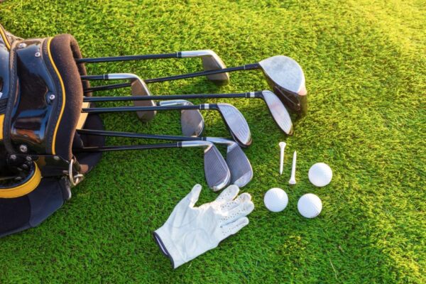 Từ vựng về dụng cụ chơi golf