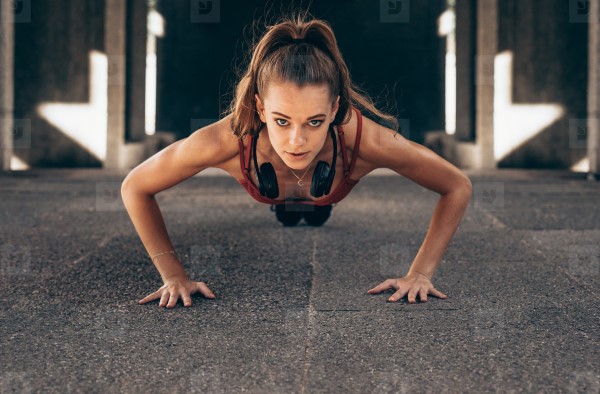 Tư thế chống đẩy tay rộng (Wide Push-ups)