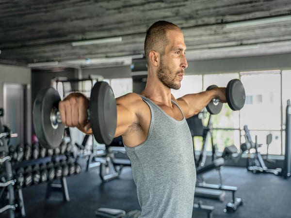 Bài tập Lateral Raises (Nâng tạ đơn ngang vai)