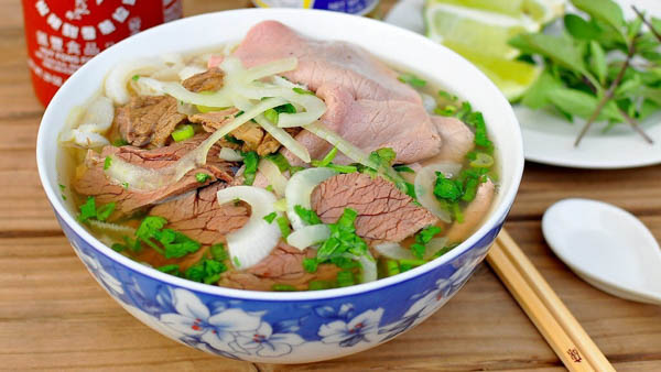 1 tô phở bò bao nhiêu protein?