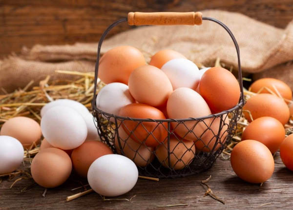 Những lưu ý khi sử dụng 4 trứng gà như nguồn cung cấp protein