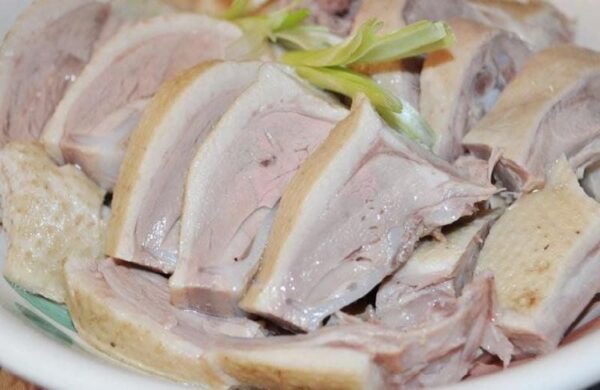 100g thịt vịt luộc bao nhiêu calo?